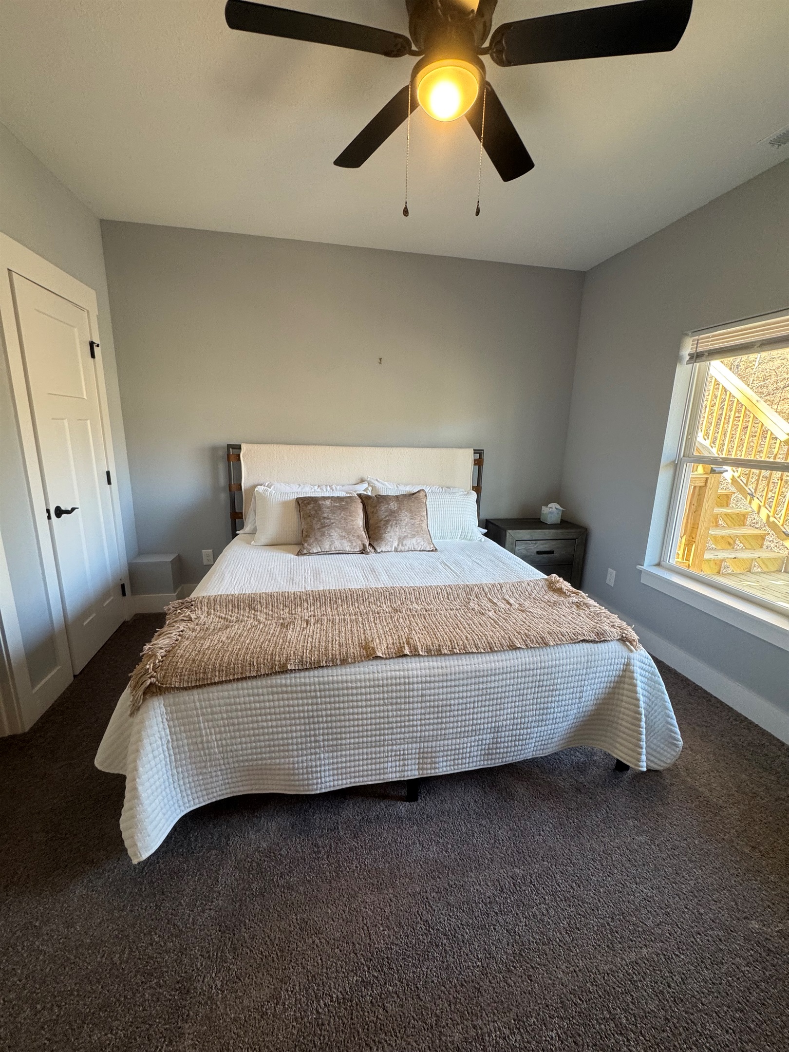 Middle Floor king bedroom. Ceiling fan private bath