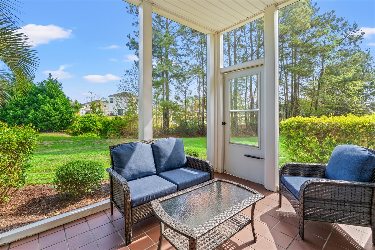 Peaceful Screened in Patio