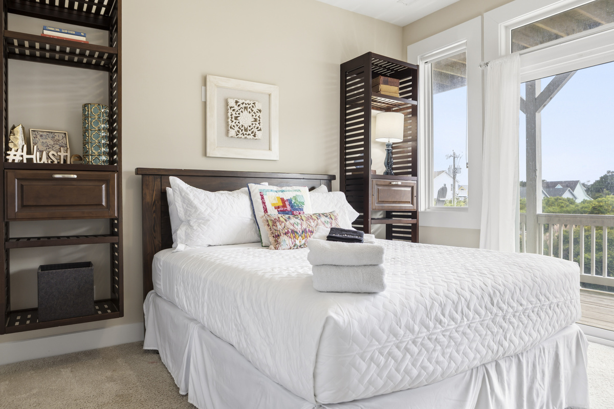Bath & bend linens provided