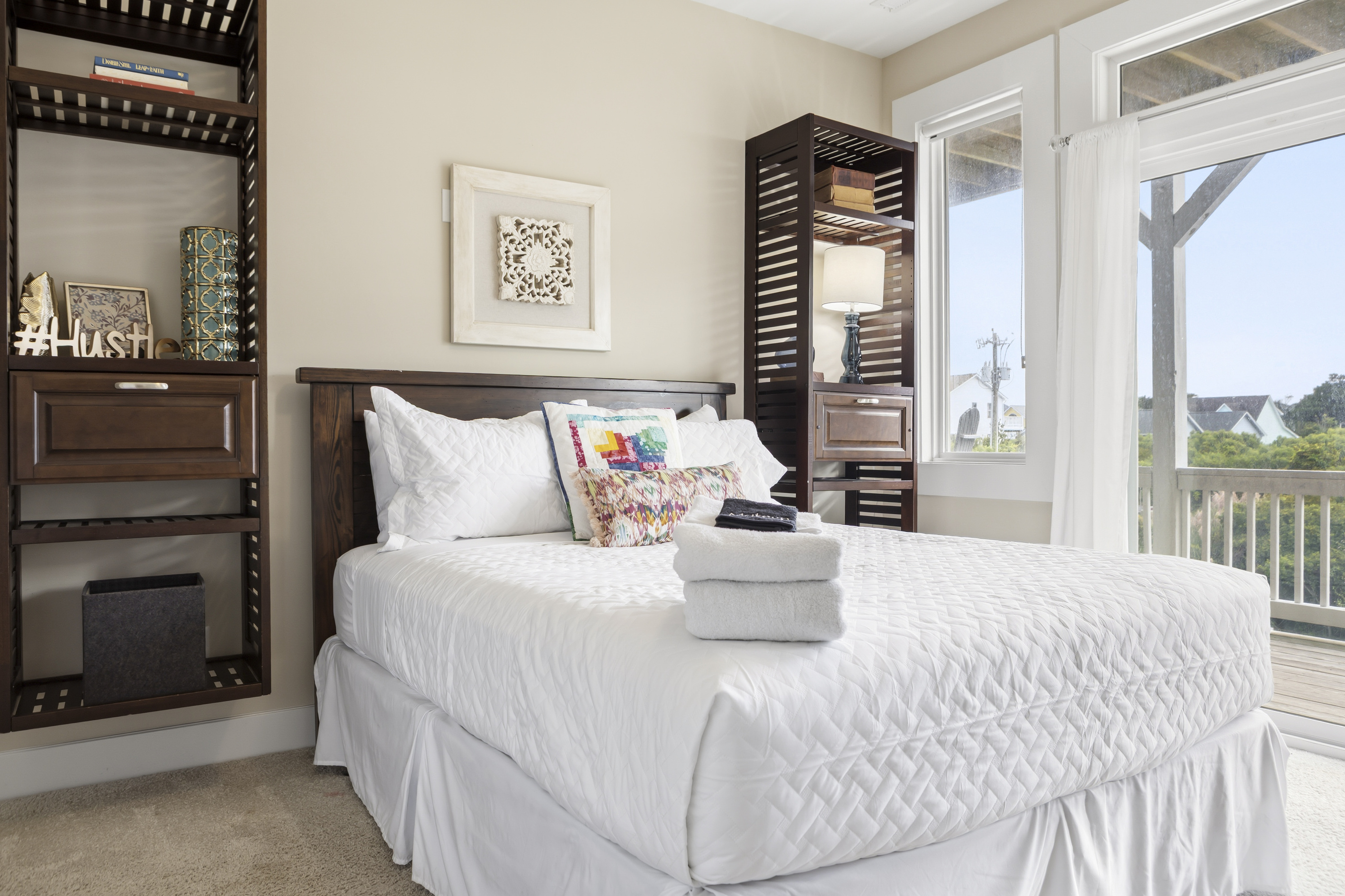 Bath & bend linens provided