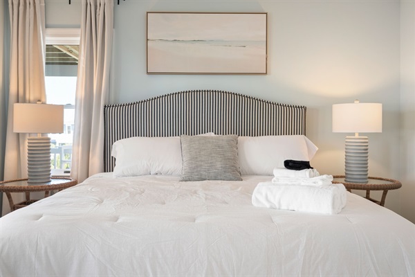 Bedroom 5 · Mid level (Stripe room)
