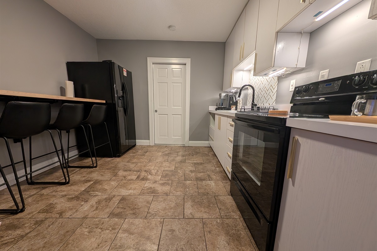 Full kitchen with everything you could need