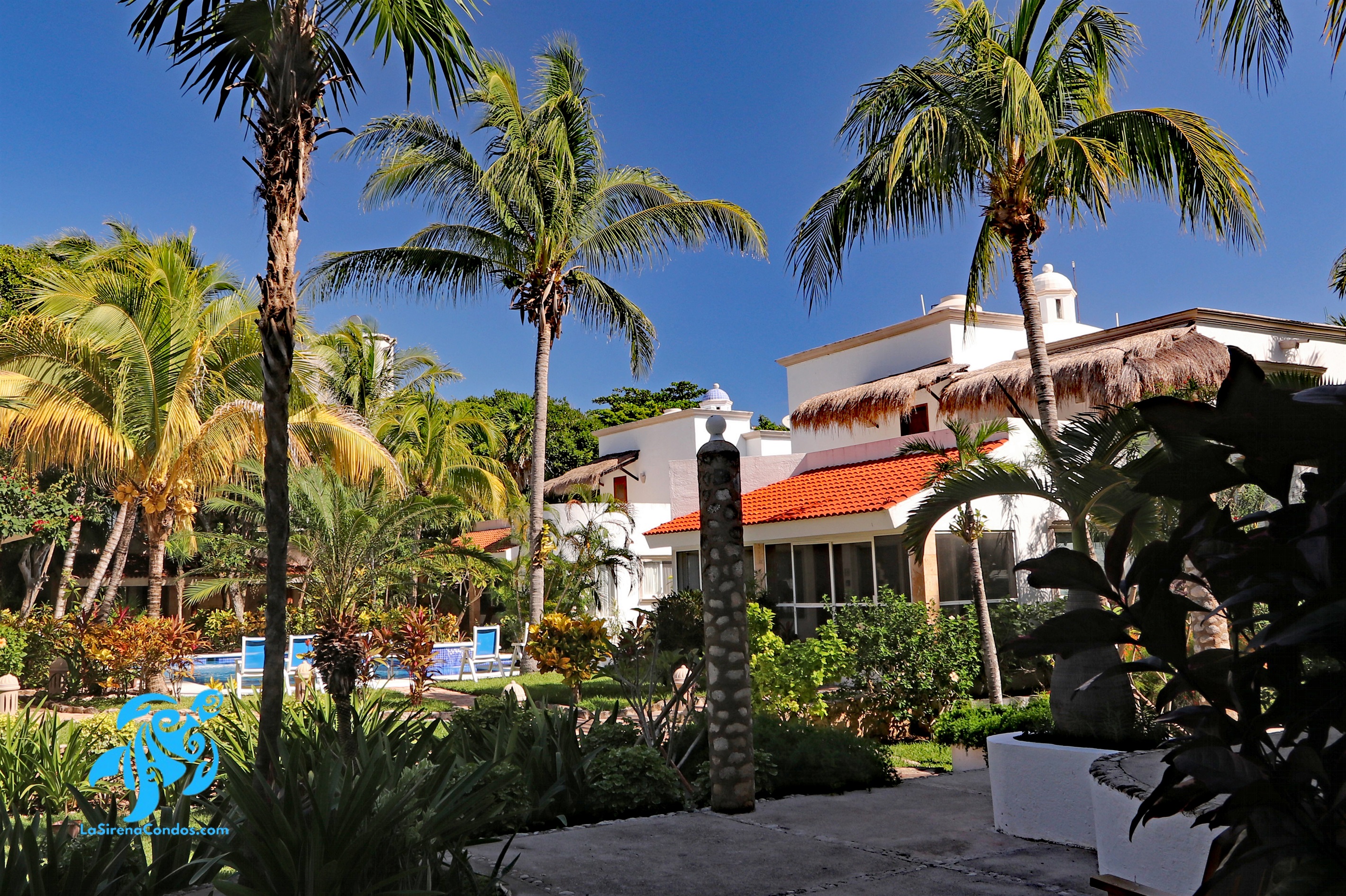 Luxury Spacious Poolside Villa, 30 steps to Beach! 2