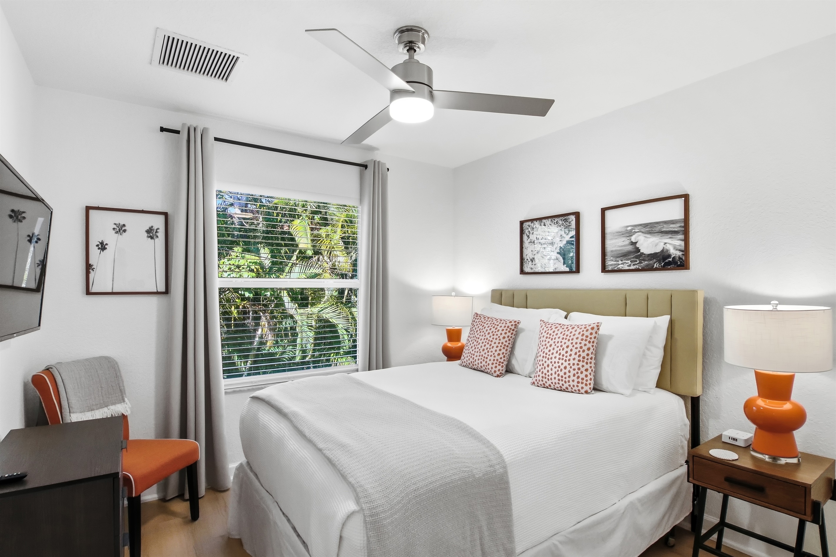 Queen bed, plush mattress, room darkening curtains, usb/c surge outlets, ceiling fan 