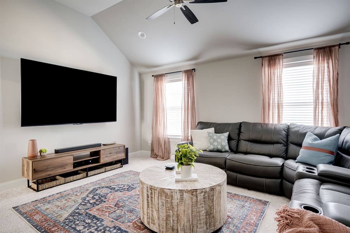 💫 The perfect blend of comfort, sound, and entertainment—just press play.