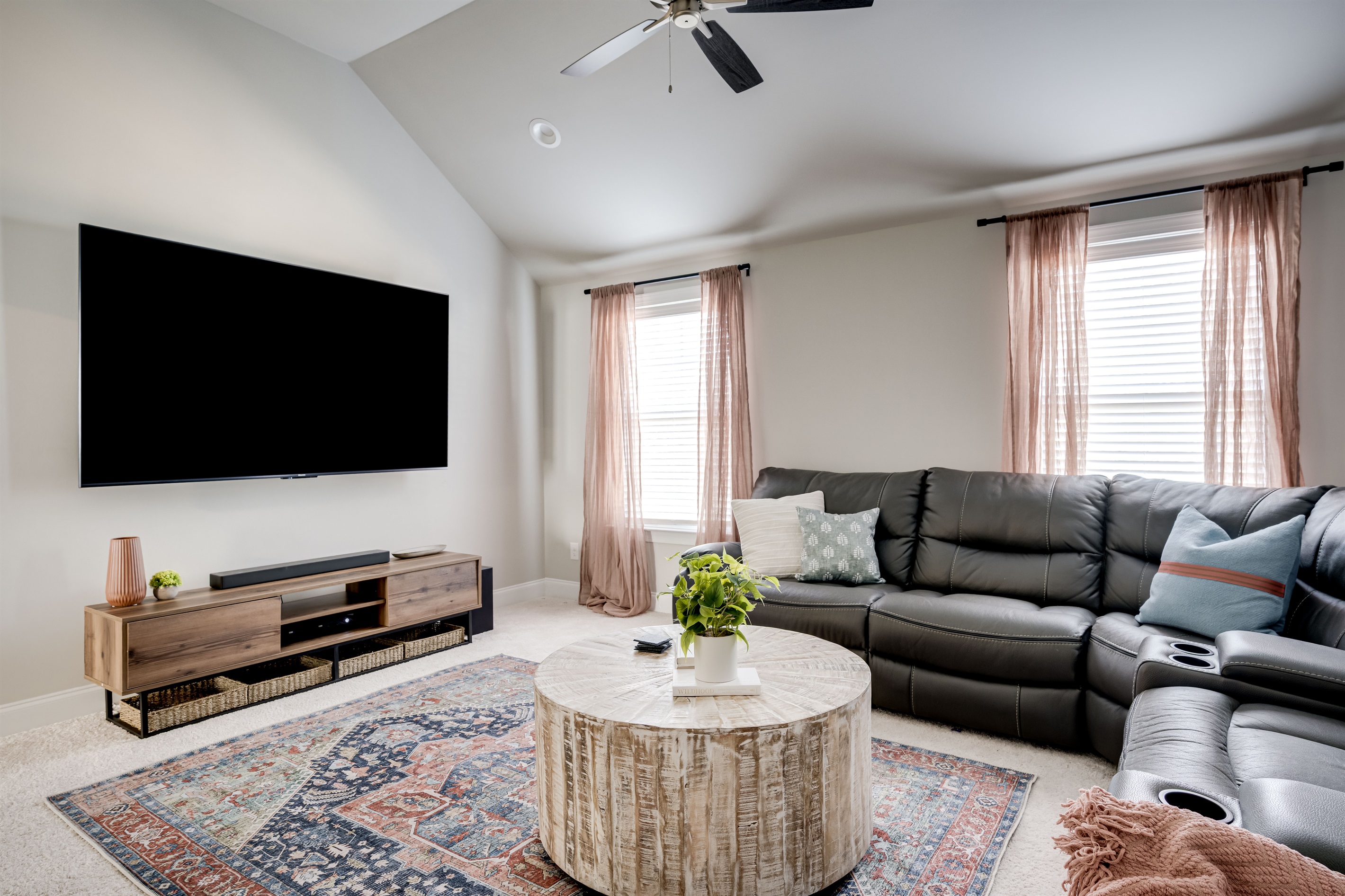 💫 The perfect blend of comfort, sound, and entertainment—just press play.