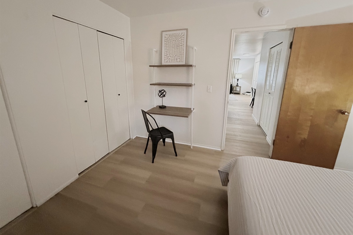 Bedroom w/Desk
