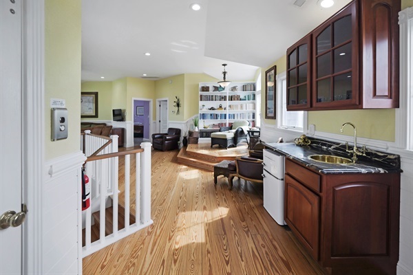 From morning coffee to midnight ideas—this space is ready for whatever inspires you.