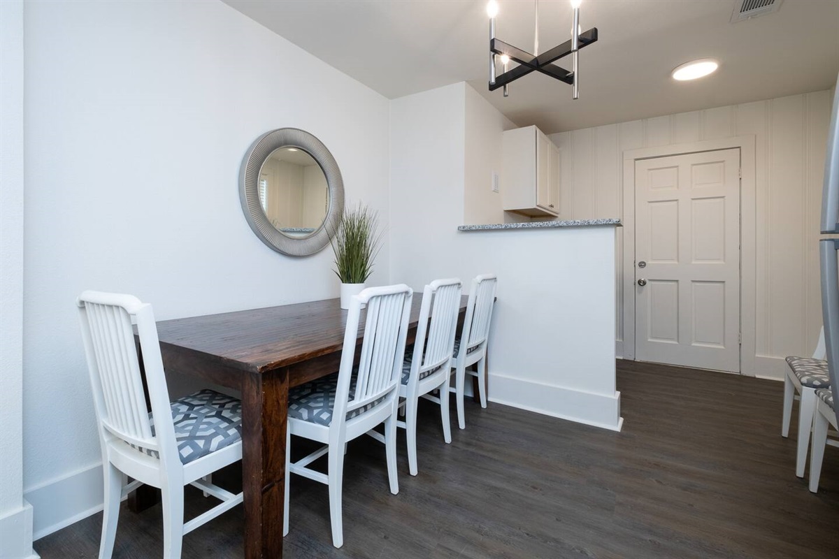 The Little Gray House in Capitol View Overnight Digs