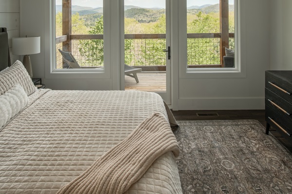 King Suite 2 | Light-filled suited with balcony and framed mountain views