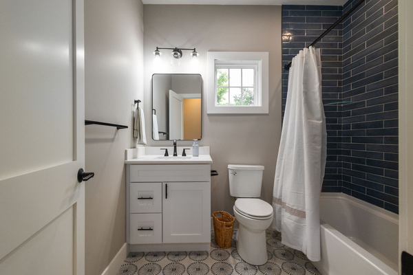 2nd Floor Bathroom