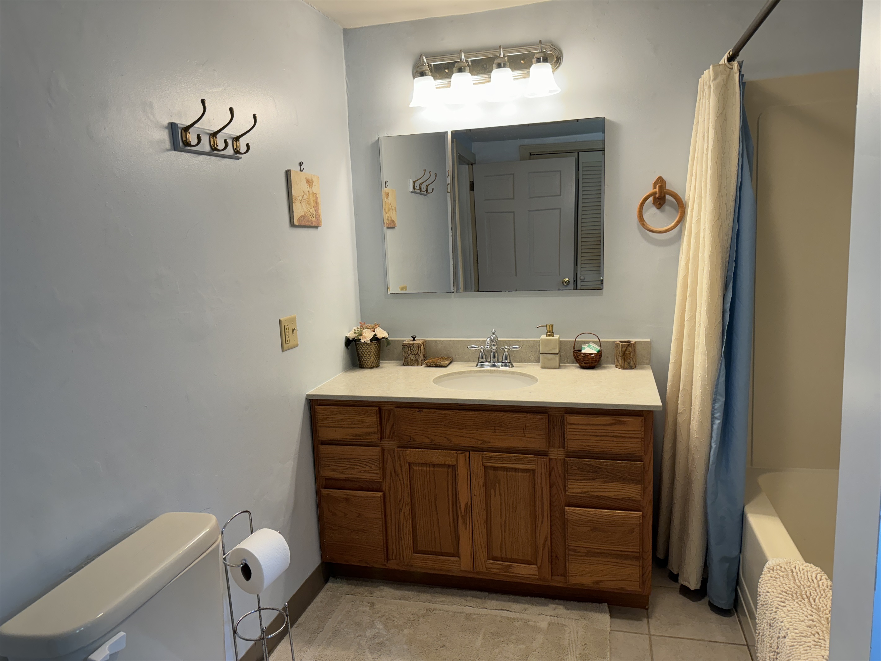 1st floor bath off kitchen with tub/shower