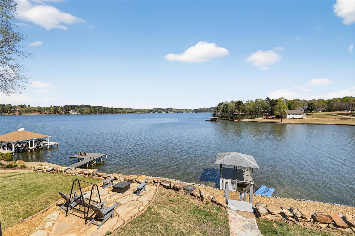 Back of House, Pictures of lake 
