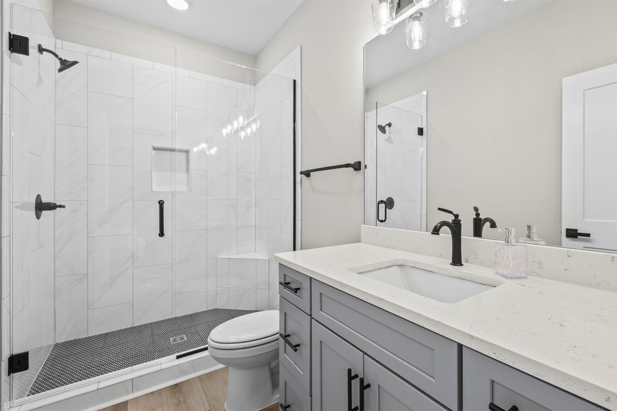 Primary Full Bathroom