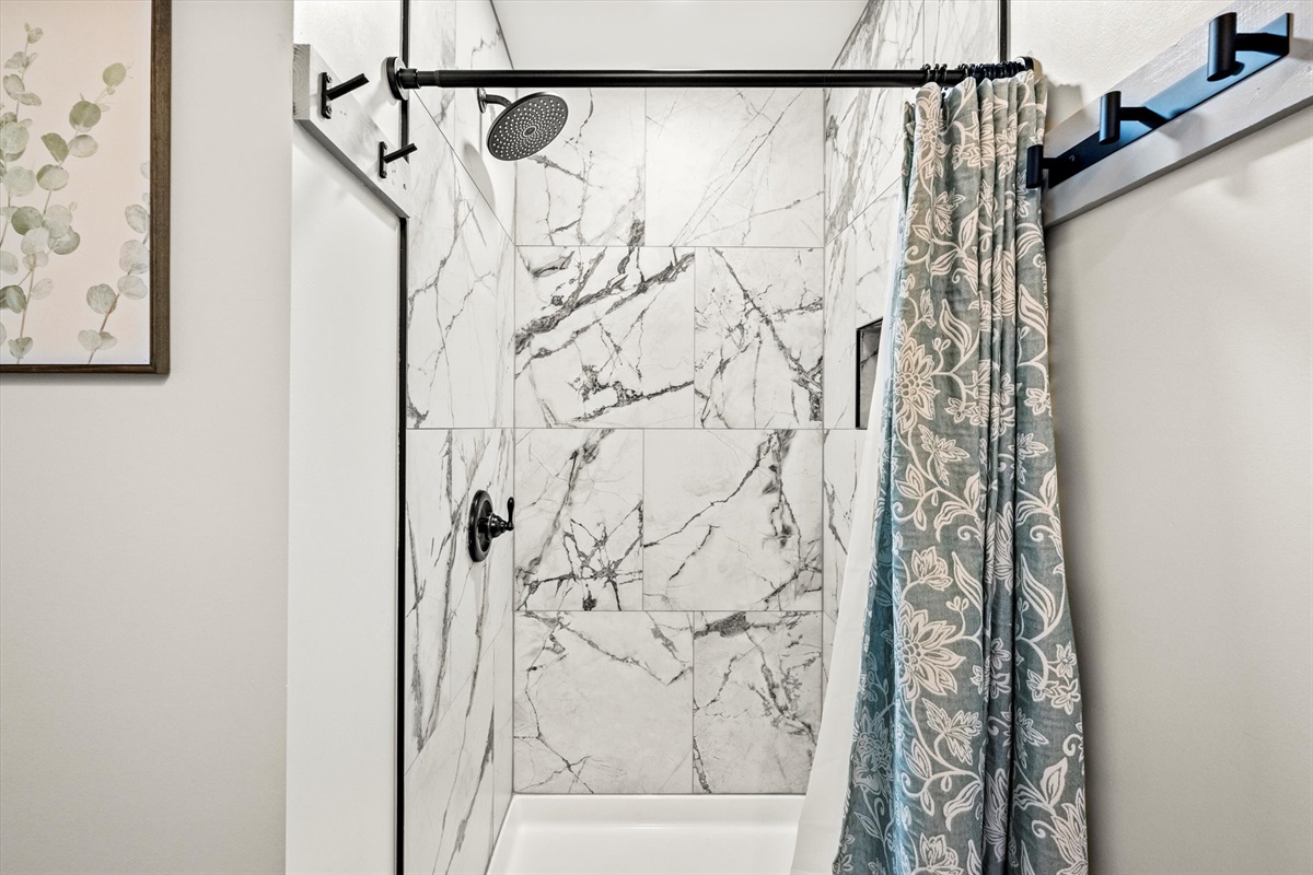 Walk-in shower in Bathroom