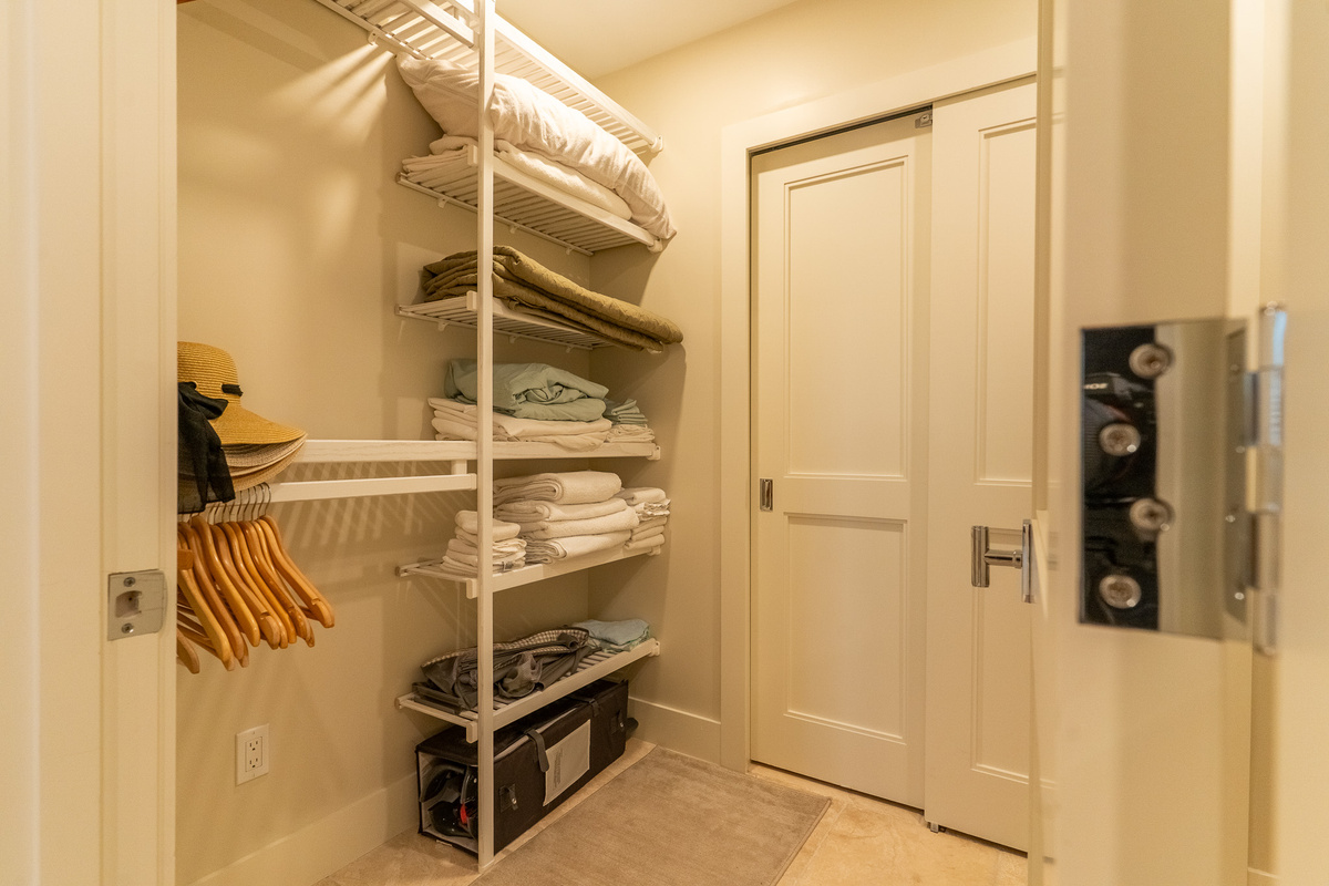 En Suite Closet