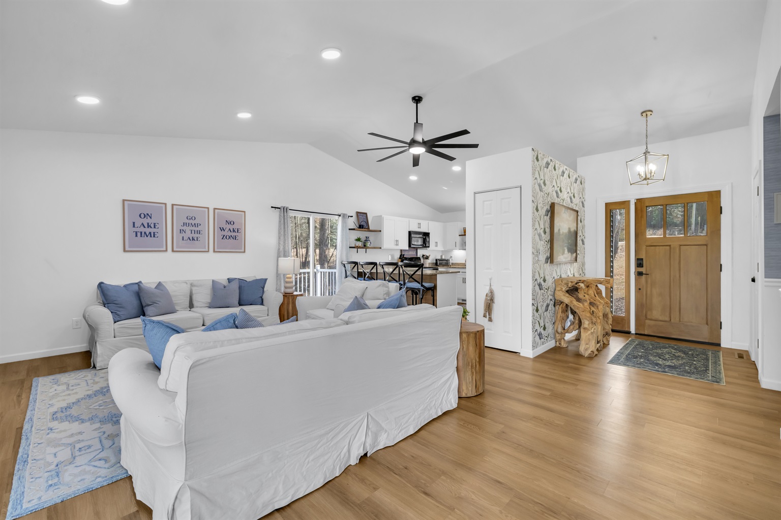 Upstairs Living Room 