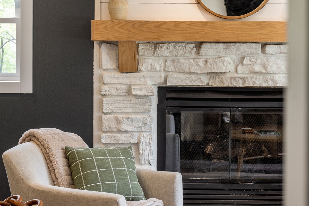 Take a seat, put your feet up, and enjoy the simple comforts of lakeside living.