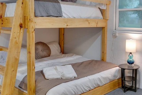 Bunk Room (Left side with 1 King and 1 Queen)