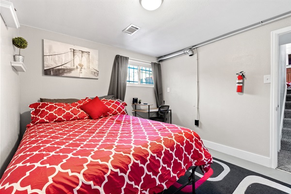Cozy up in the comfort of a queen-sized bed.
