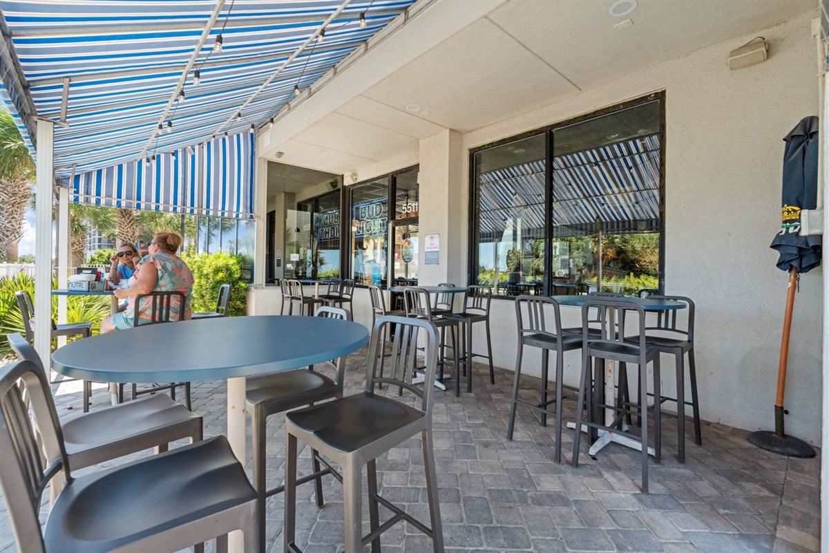 Take advantage of the on-site resturaunt for a bite to eat after a day at the beach