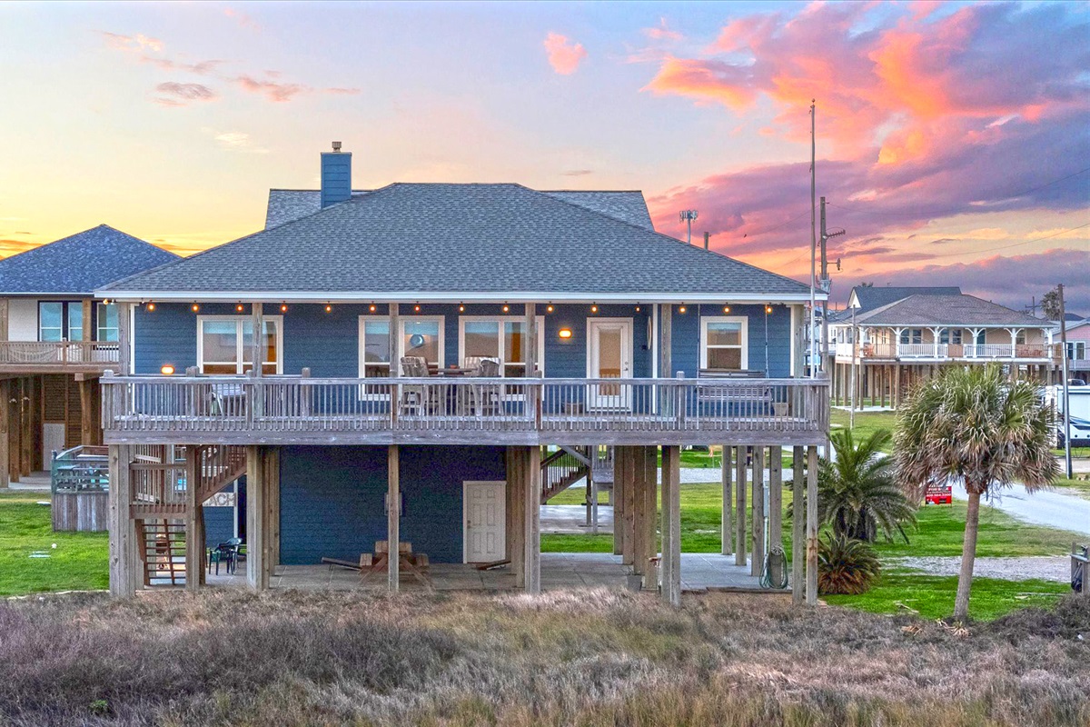 1052abde5df84c83991a6175b3b2b5a0 Large | Beachhouse | Texas | TX | Vacation Homes | Galveston | Crystal Beach | Kokomo | Breezy Days | Beachfront Elegance | Sunrise Serenity | Southern Sands Property Management, LLC