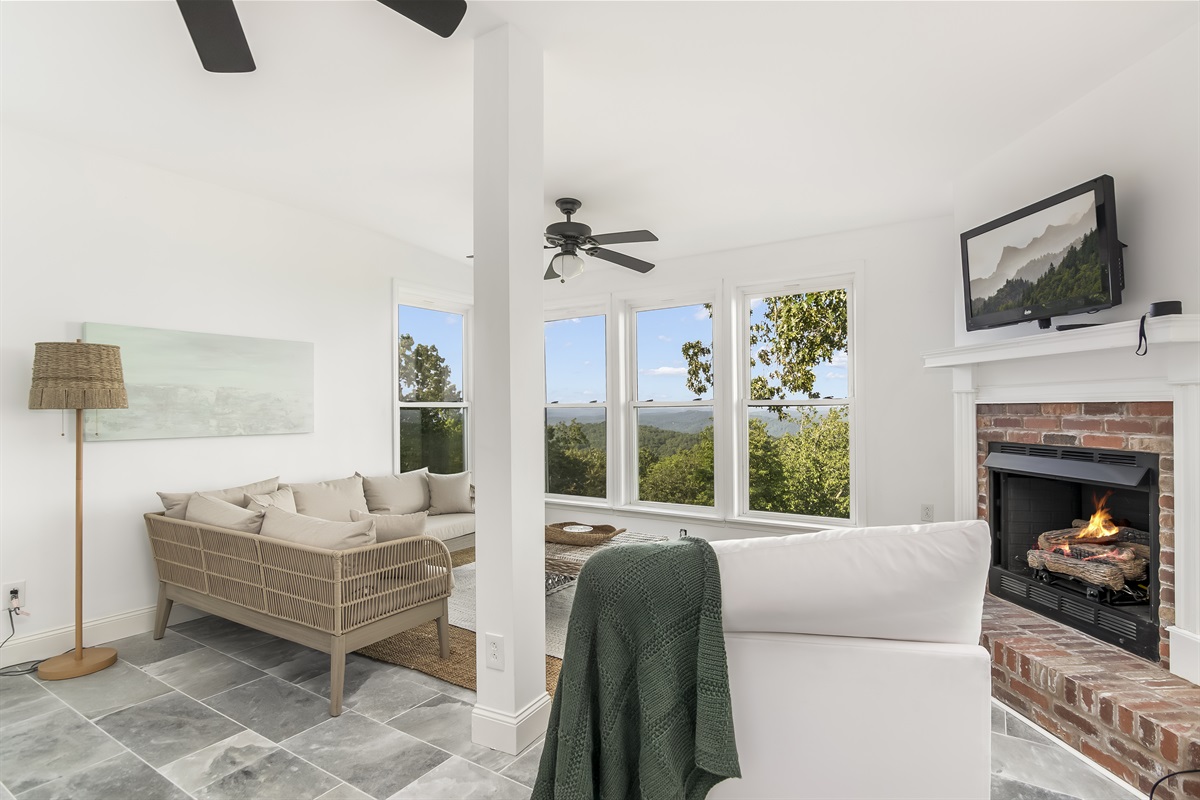 Secondary living room - Upstairs 