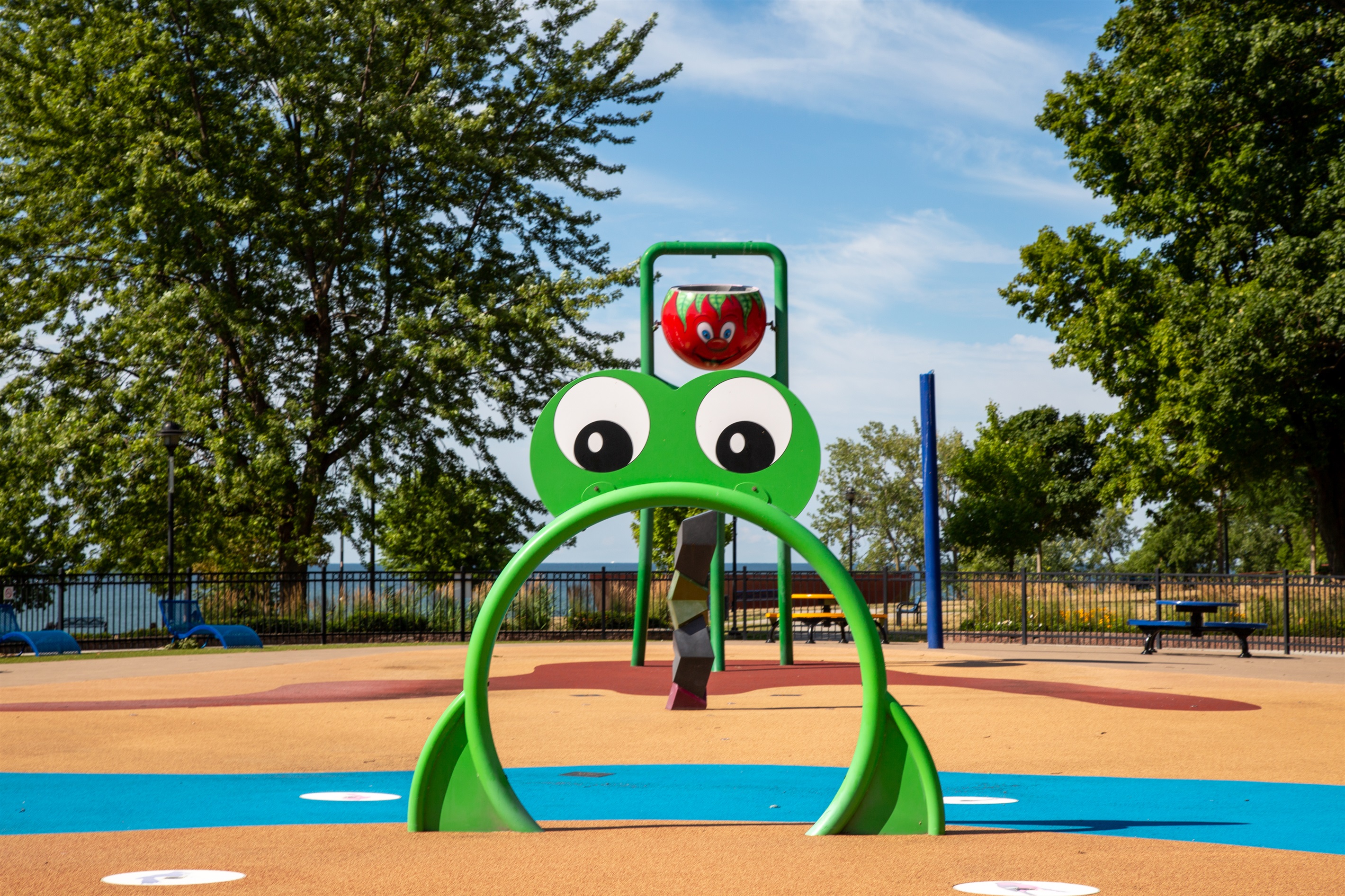 Seacliff Park & Beach is just a short 5 minute drive away. This public space provides access to free amenities provided by the municipality; beach volleyball & basketball courts, picnic areas, charcoal barbeques, wheelchair accessible beach and more.