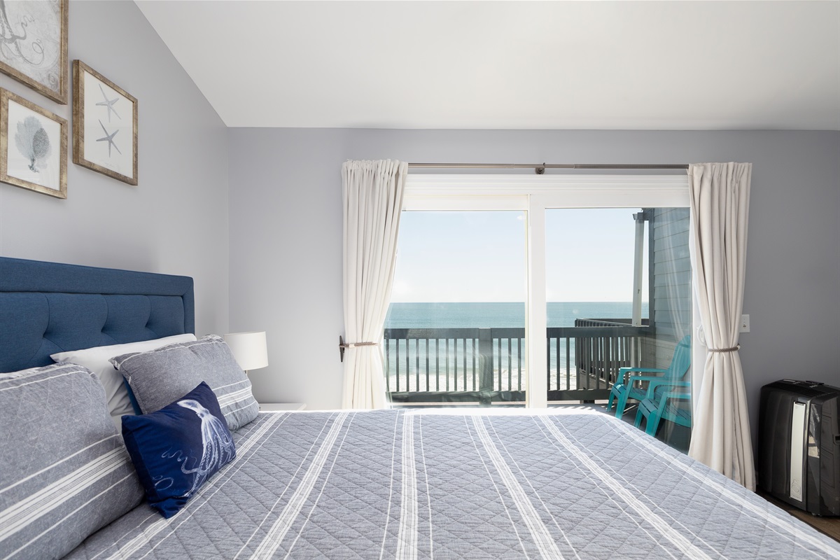 Queen size master bed