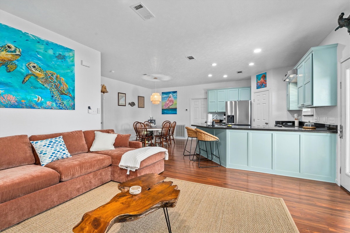 1076948c21aa4928803a0b828680fb50 Large | Beachhouse | Texas | TX | Vacation Homes | Galveston | Crystal Beach | Kokomo | Breezy Days | Beachfront Elegance | Sunrise Serenity | Southern Sands Property Management, LLC