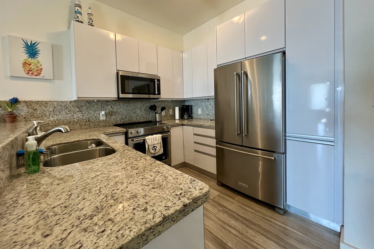 Stocked and Fully Functional Kitchen