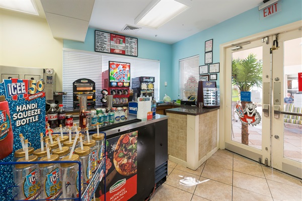 Clubhouse Shop & Snacks