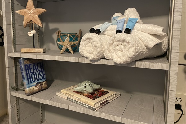 Bedroom 3 -Towels & Wash Cloths provided. Starter set of soaps, shampoo & lotion