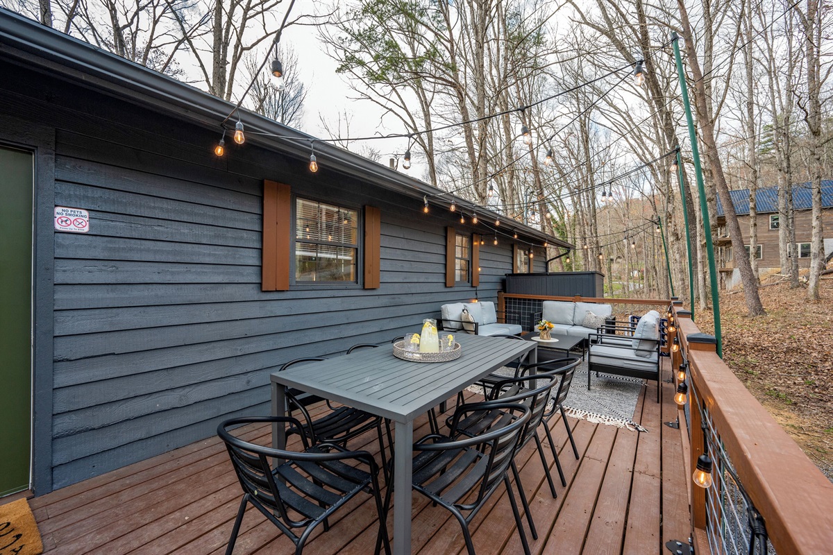 Outdoor dining