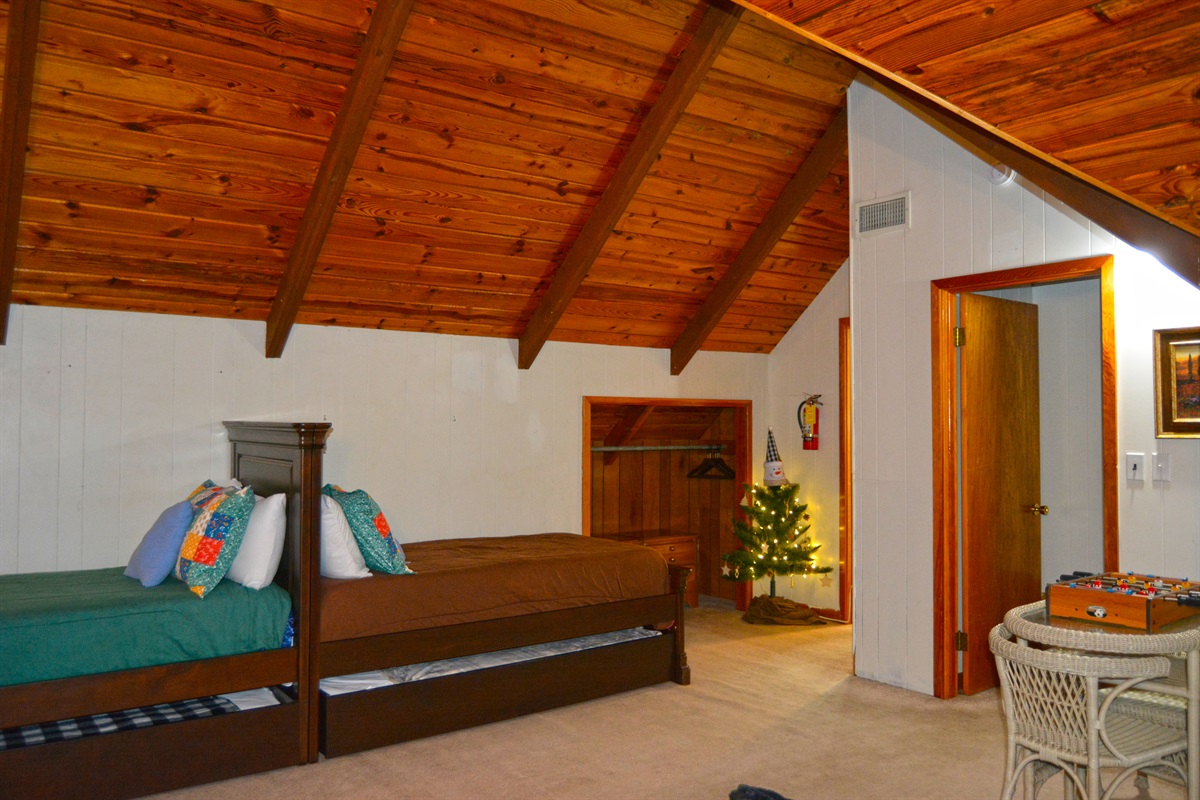 CHRISTMAS BONUS ROOM