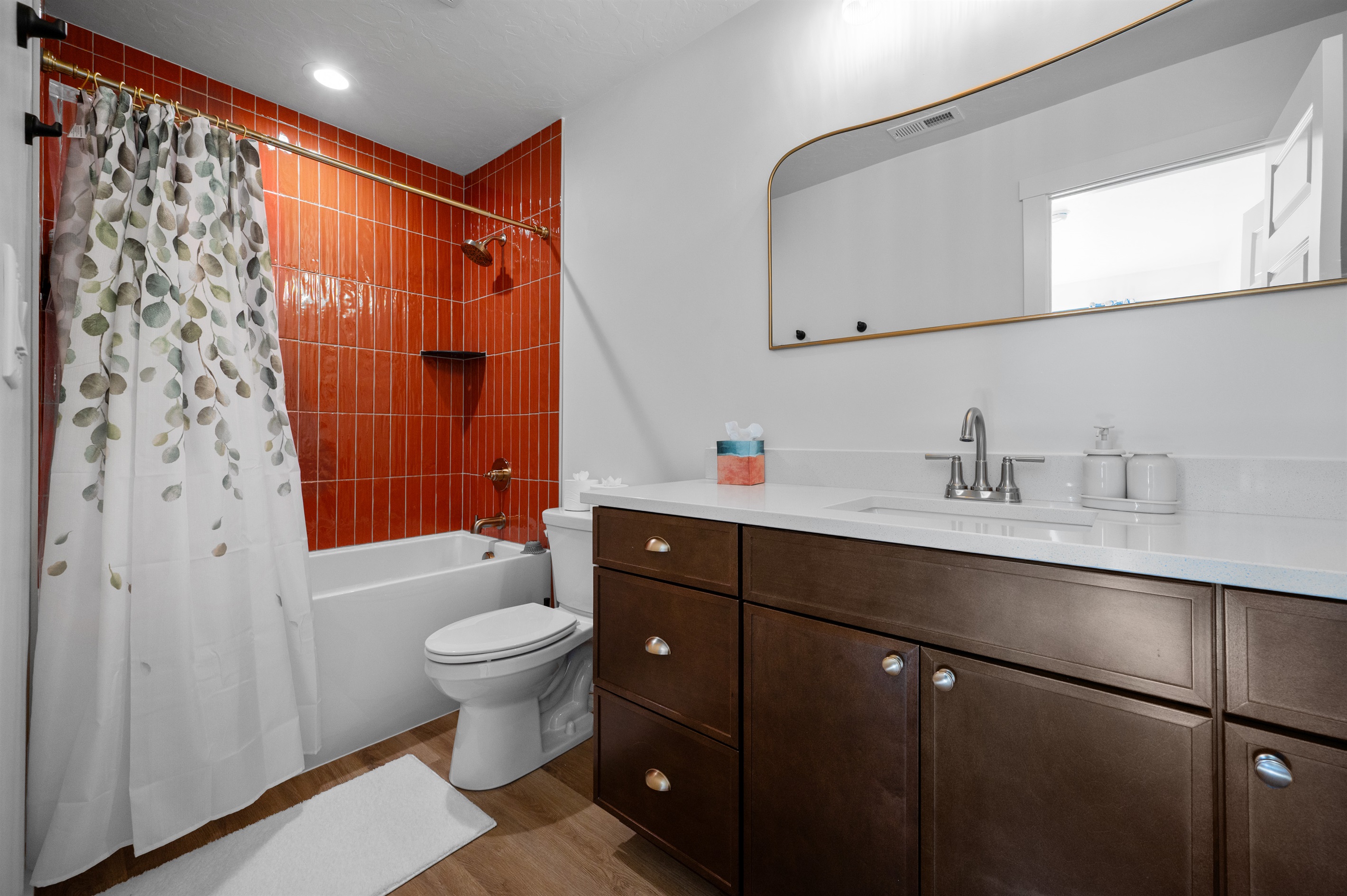 Bathroom 2 Ensuite Bath for Bedroom 1