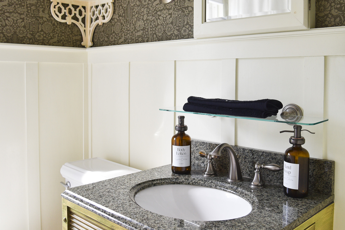 Antique Sink Basin
