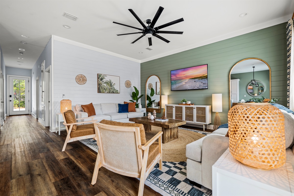 Open, airy, and perfect for group vacations. Plenty of space for everyone to relax, reconnect, and enjoy time together after exploring Miramar Beach.