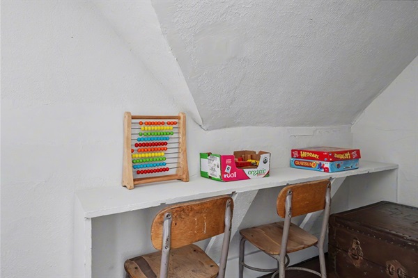 Twin bedroom walk-in closet play area