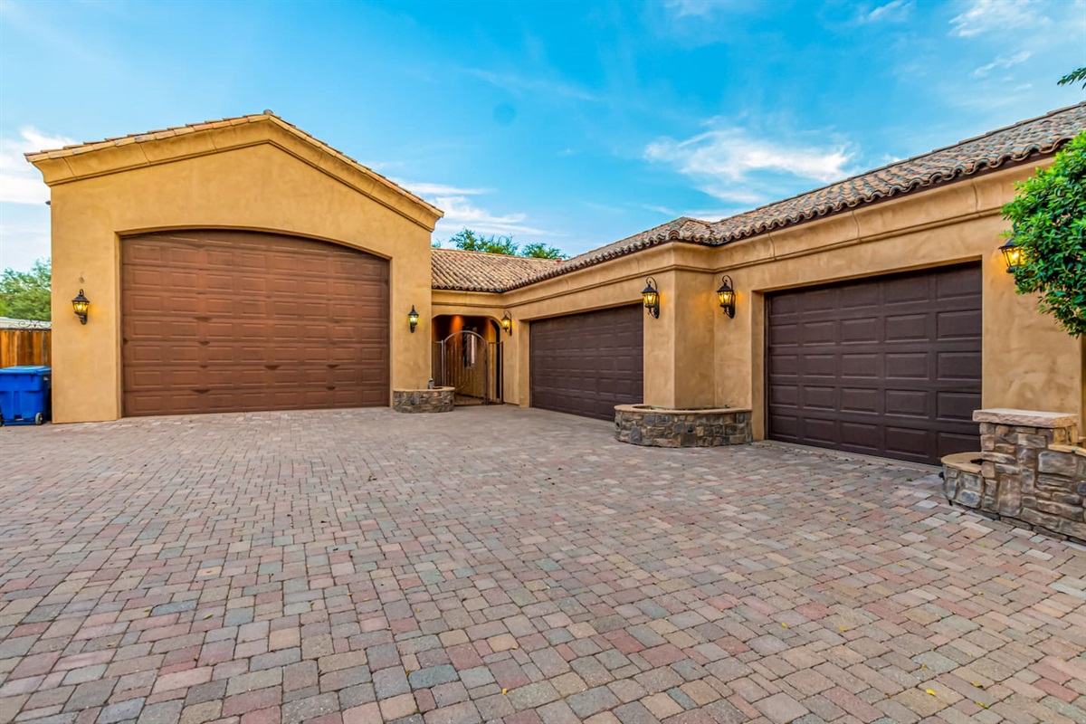 Luxurious 5 Bed; Desert Oasis w/ Pool! — Desert Paradise Retreat | Luxe 5BR w/ Pool in Mesa, Mesa, Arizona — photo 57