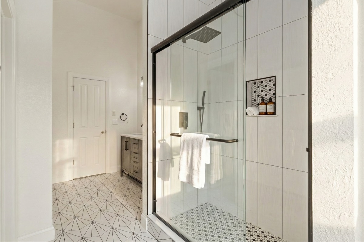 Bathroom 2 - Modern & Spa-Inspired – Your Private Bathroom Sanctuary!