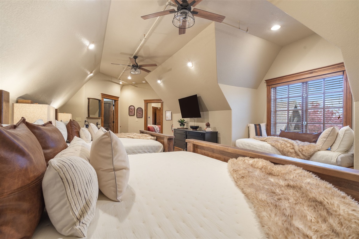 Upper level King bedroom #5 w/ 2 king beds, daybed, and attached bathroom