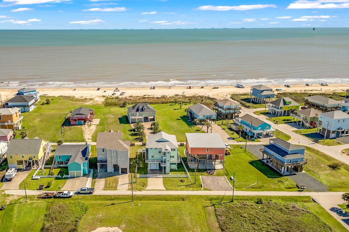 Costa Cristal Exterior: A sneak peek of what awaits at your beach escape.