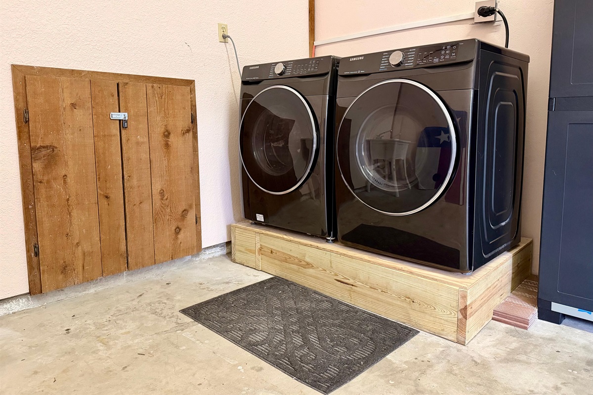 Washer/Dryer in Garage