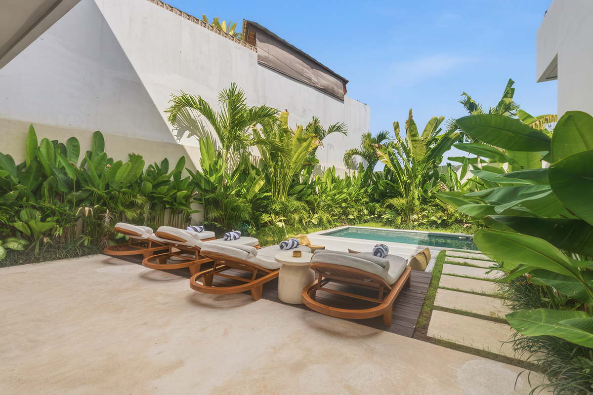 Pool area