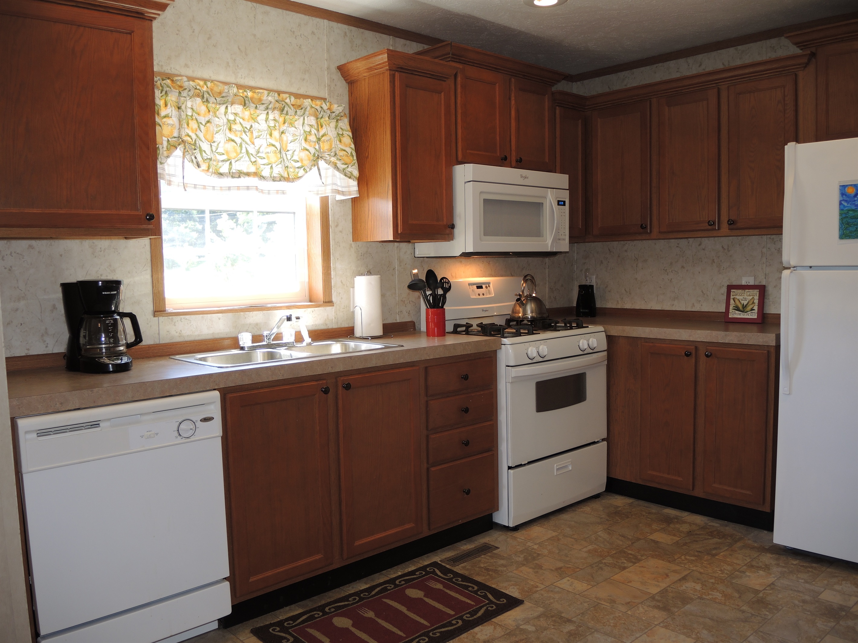 Kitchen with dishwasher