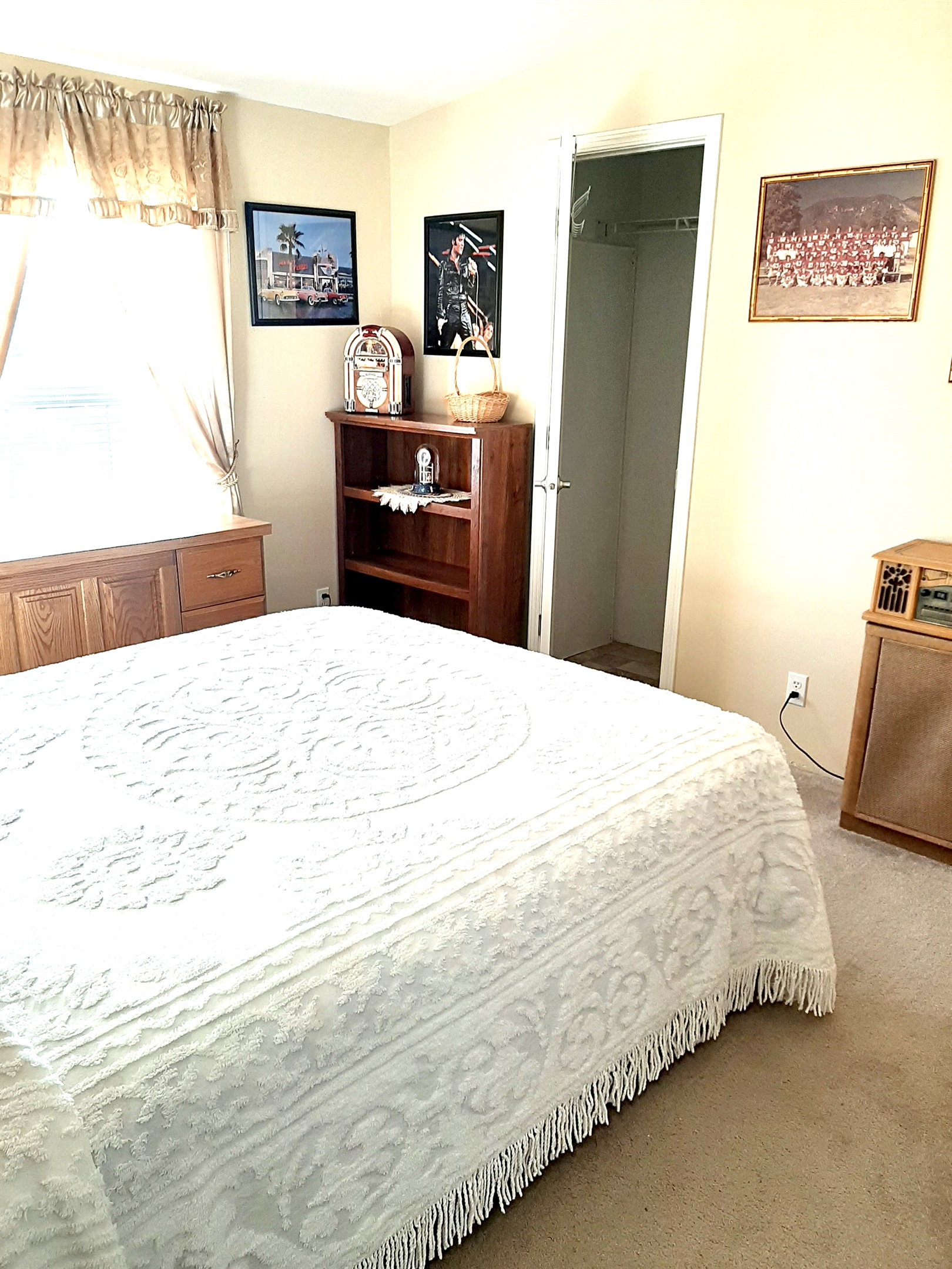 Queen bedroom #2