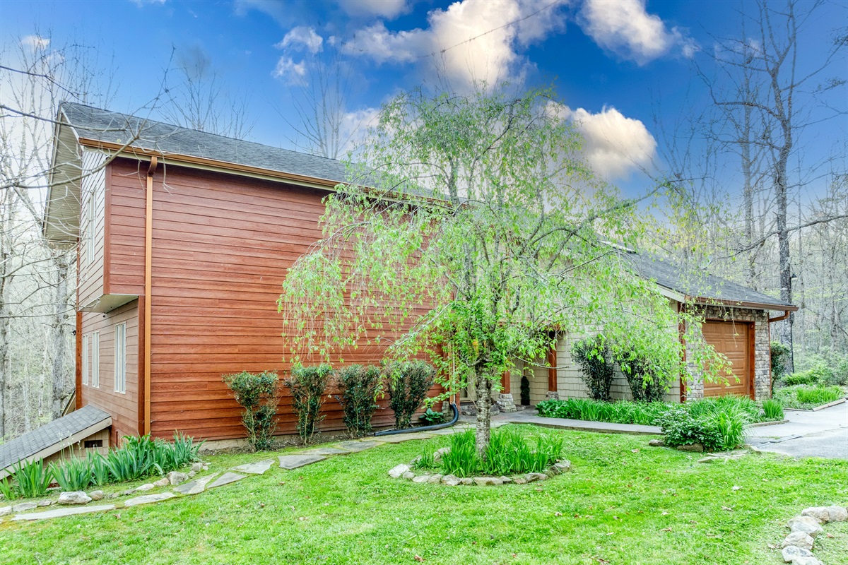 Side view of house showing front yard