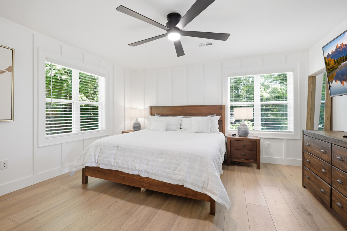Upper Level Bedroom King Bed