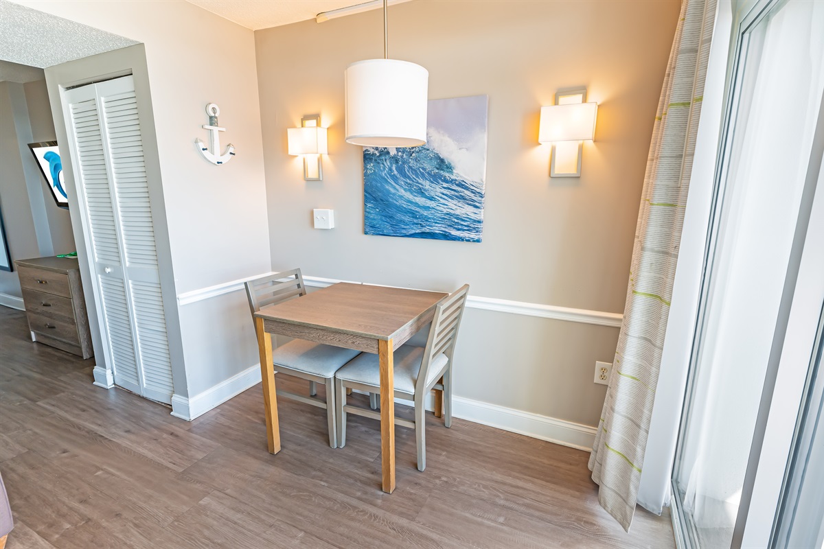 Living Room with Stunning Views🌊☀️
